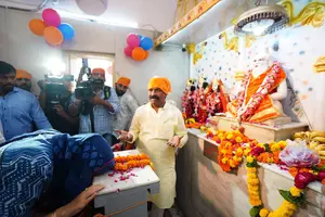 Delhi Chief Minister Atishi offers prayer at Lord Valmiki Temple Delhi Chief Minister Atishi offers prayer at Lord Valmiki Temple