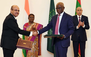 President Murmu Meets Mauritanian President in Nouakchott