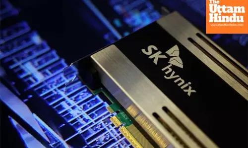 SK hynix likely to overtake Samsung in chip business annual profit