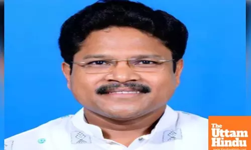 Kandhamal mango kernel deaths: Odisha minister meets ailing women at hospital