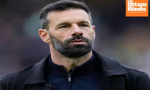 Andre Onana says players want Van Nistelrooy to stay on with Manchester United