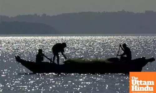 Sri Lankan Navy arrests 23 Tamil fishers for crossing IMBL