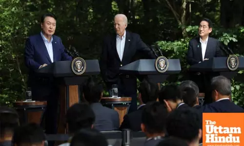 Yoon to hold trilateral summit with Biden, Ishiba on sidelines of APEC in Peru