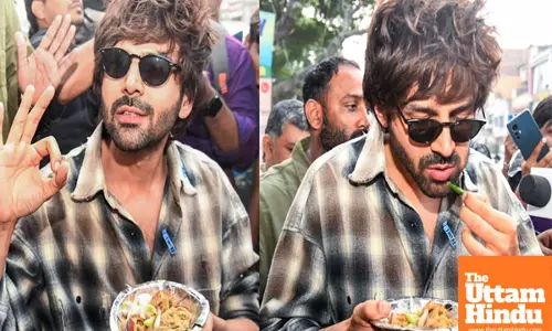 Kartik Aaryan takes a bite of patnas litti chokha, sends fans into a frenzy