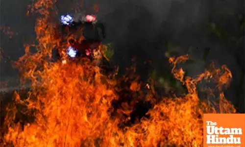 Too late for Western Australian residents to leave as bushfire threatens towns: Fire department