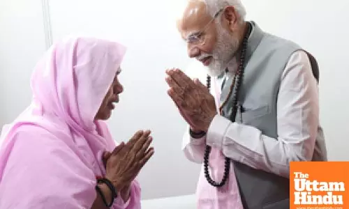 PM Modi meets Hindu religious leaders in Maharashtras Chhatrapati Sambhajinagar
