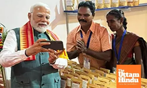 Janajatiya Gaurav Diwas: PM Modi’s selfie with members of Irula tribe draws attention