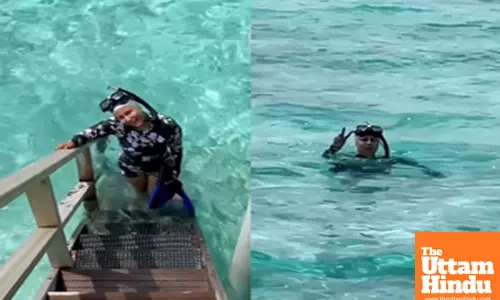 Hina Khan goes snorkeling in Maldives: The ocean humbles me