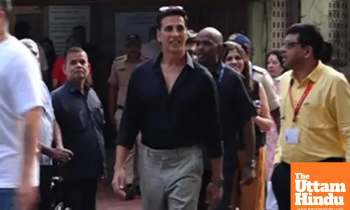 Man seeks Akshay Kumar’s help for broken toilet, superstar assures he will speak with BMC