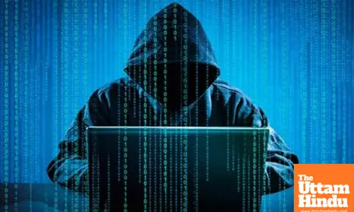 Cyber Fraud: Mumbai Retired Captain Loses Rs 11.16 Crore, Scammer Arrested with 33 Cards and 12 Cheques!