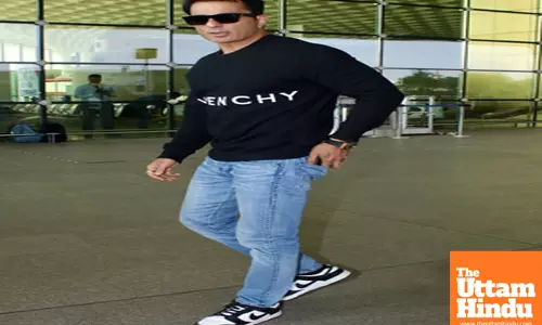 Mumbai: Celebrities Spotted At Airport