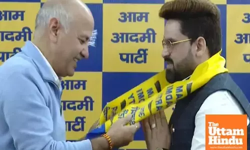 BJP Leader Pravesh Ratan Joins AAP, Shakes Up Delhi Politics Ahead of Lok Sabha Elections