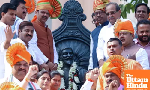 Mumbai: BJP leader Devendra Fadnavis offers tribute to statue of Chhatrapati Shivaji Maharaj