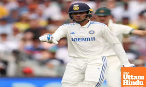 2nd Test: Mitchell Starc picks 3-31 as Australia reduce India to 82/4