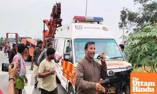 Ambulance hijacked, thief leads dramatic high-speed chase on Hyderabad-Vijayawada NH, crashes and injures officer; shocking video surface