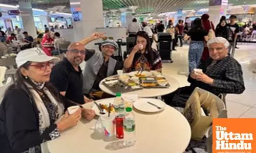 Shabana Azmi-Javed Akhtar indulge into ‘masala dosa’ in this Southeast Asian country