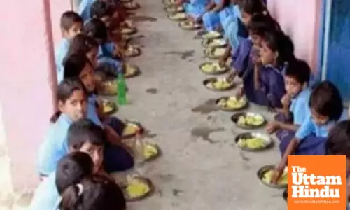 Poor records, lack of gloves hit Mid-day Meal Scheme in UP