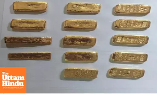 BSF seizes gold valued at Rs 1.28 crore close to Indo-B’desh border, smuggler arrested