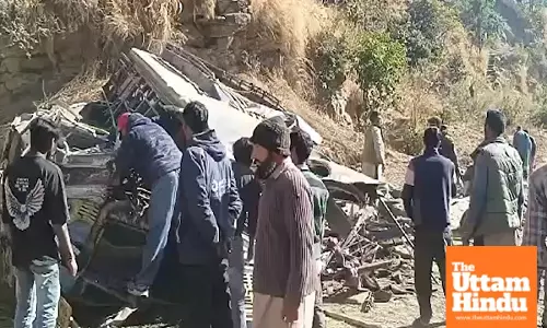Private Bus Falls into Gorge in Kullu, Driver Dies on Spot, Several Injured