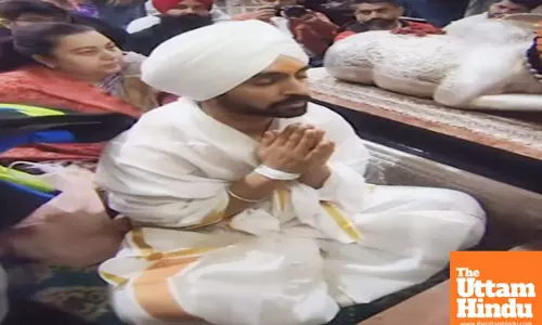 Diljit Dosanjh seeks blessings at Mahakaleshwar Temple in Ujjain