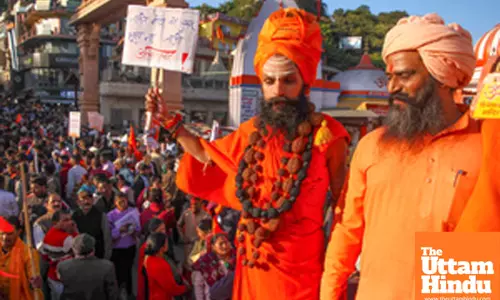 Haridwar: A massive crowd participates in the Jan Akrosh Maha Rally against atrocities on Hindus in Bangladesh