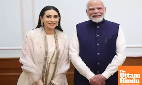 Karisma Kapoor gets PM Modi’s autograph for her children