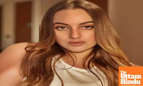 ‘Asli’ Sonakshi shares a glimpse of herself in ‘golden hour’