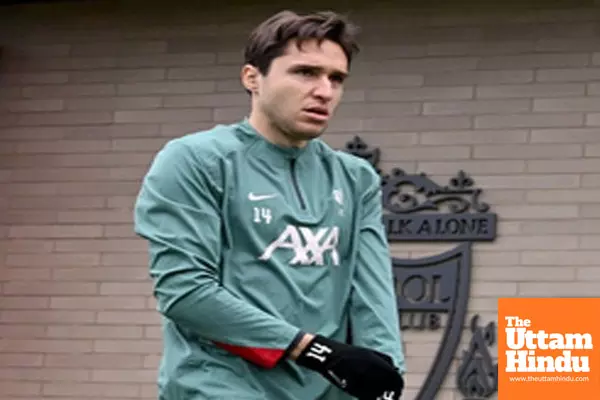 Liverpool get attacking boost with Chiesa, Jotas return to training