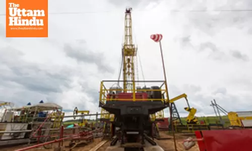 Russia extends countermeasures against Western oil price cap