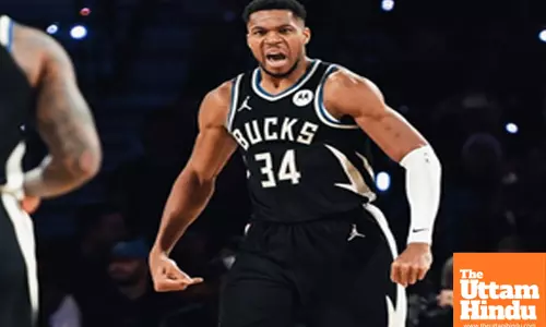 NBA Cup SF: Giannis, Dame combine to power Bucks to victory over Hawks
