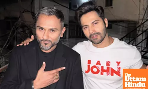 Yo Yo Honey Singh, Varun Dhawan do ‘Nain Matakka’ in West Delhi