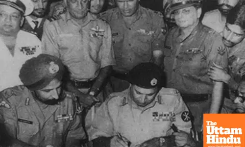 Prez Murmu, PM Modi lead nation in paying tributes on Vijay Diwas