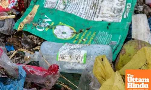 TN police on high alert at kerala border after shocking medical waste dumping in Tirunelveli