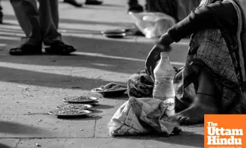 Man rescued begging with Rs 20k cash, train ticket in Indore