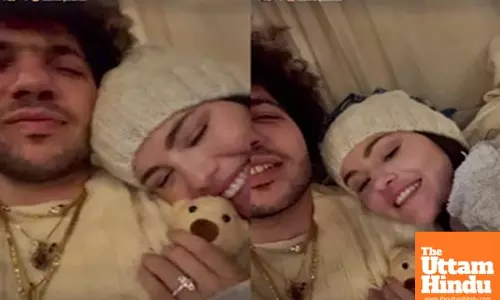 Selena Gomez cozies up with Benny Blanco, flaunts engagement ring