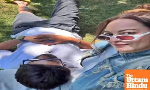 Zaheer Iqbal rests his head on Sonakshis lap as they soak in sun