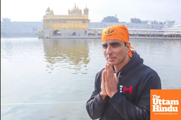 Amritsar: Actor Sonu Sood Visits Golden Temple Ahead of Upcoming Film Fateh Release Amritsar: Actor Sonu Sood Visits Golden Temple Ahead of Upcoming Film Fateh Release