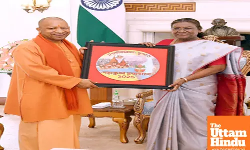New Delhi: Uttar Pradesh CM Yogi Adityanath meets President Droupadi Murmu at Rashtrapati Bhavan