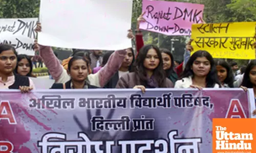New Delhi: Members of the Akhil Bharatiya Vidyarthi Parishad (ABVP) protest against the Tamil Nadu government