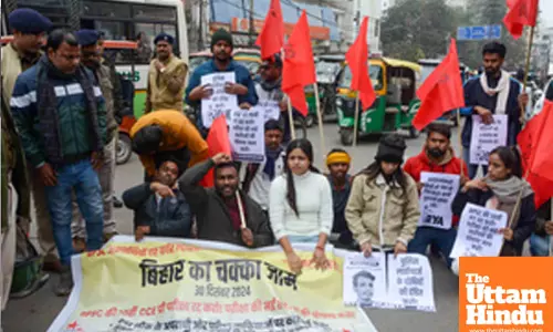 Patna: Members of the All India Students Association stage a protest demanding the cancellation of the 70th Integrated Combined Competitive Examination (CCE) 2024