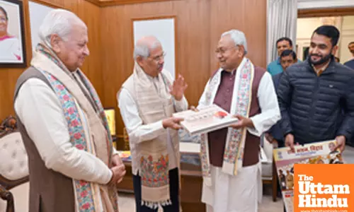 Patna: Bihar CM Nitish Kumar meets outgoing and newly appointed governor