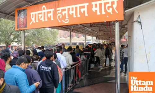 New Delhi: Devotees seeks blessings at Hanuman Temple