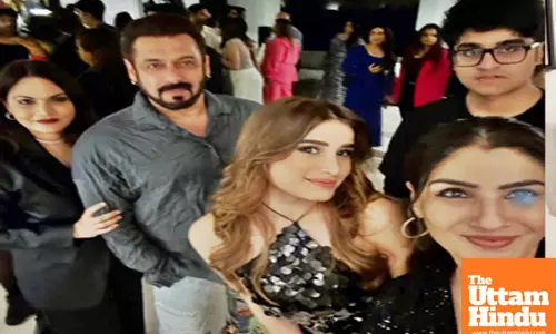 Raveena Tandon cherishes old memory with Salman Khan on New Year