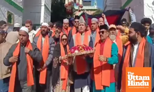 RSS leader Indresh Kumar presents chadar at Ajmer Sharif Dargah