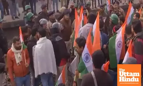 Bihar’s Political Leaders Join Forces: Pappu Yadav Blocks Train, Prashant Kishor Fasts for BPSC Candidates