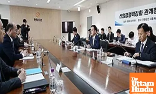 South Korean authorities mull ways to cushion local economy amid economic adversity