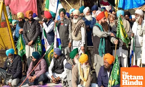 Farmers Maha Panchayat at Khanauri Border: Dalewal Brought on Stretcher, Police on Alert