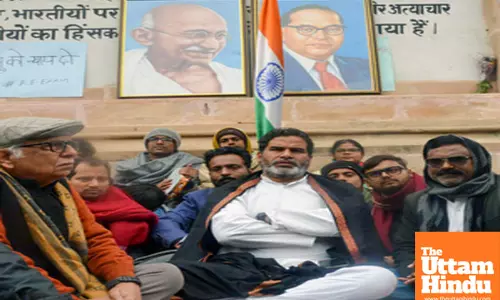 Patna: Jan Suraaj chief Prashant Kishor with others during an indefinite hunger strike demanding the cancellation of the 70th Integrated Combined Competitive (Preliminary) Examination (CCE), 2024