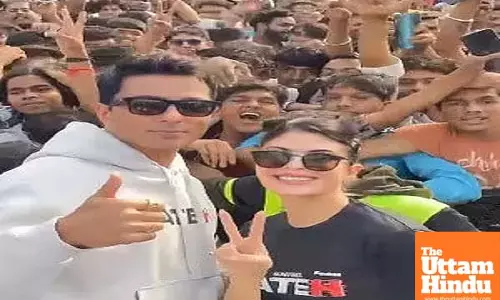 Sonu sood and Jacqueline Fernandez make special memories with fans during fateh promotion