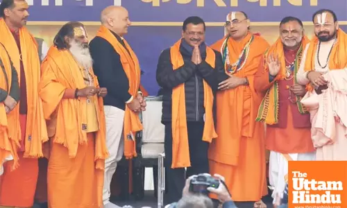 Kejriwal’s Big Move: Saints Bless Him as He Announces Sanatan Seva Samiti, Watch VIDEO